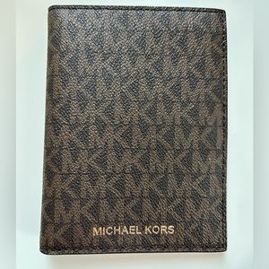 Michael Kors Bedford Jet Set Passport Wallet